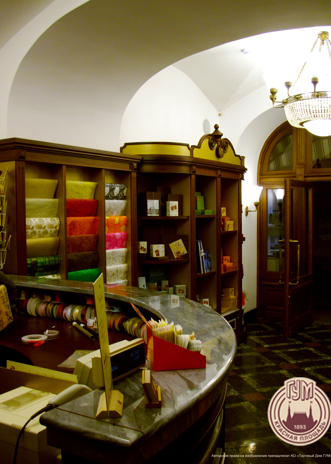 Проект дизайна интерьеров для АО «Торговый Дом ГУМ» в Москве от Nosova Anastasia Design — авторские решения для публичных и коммерческих пространств.