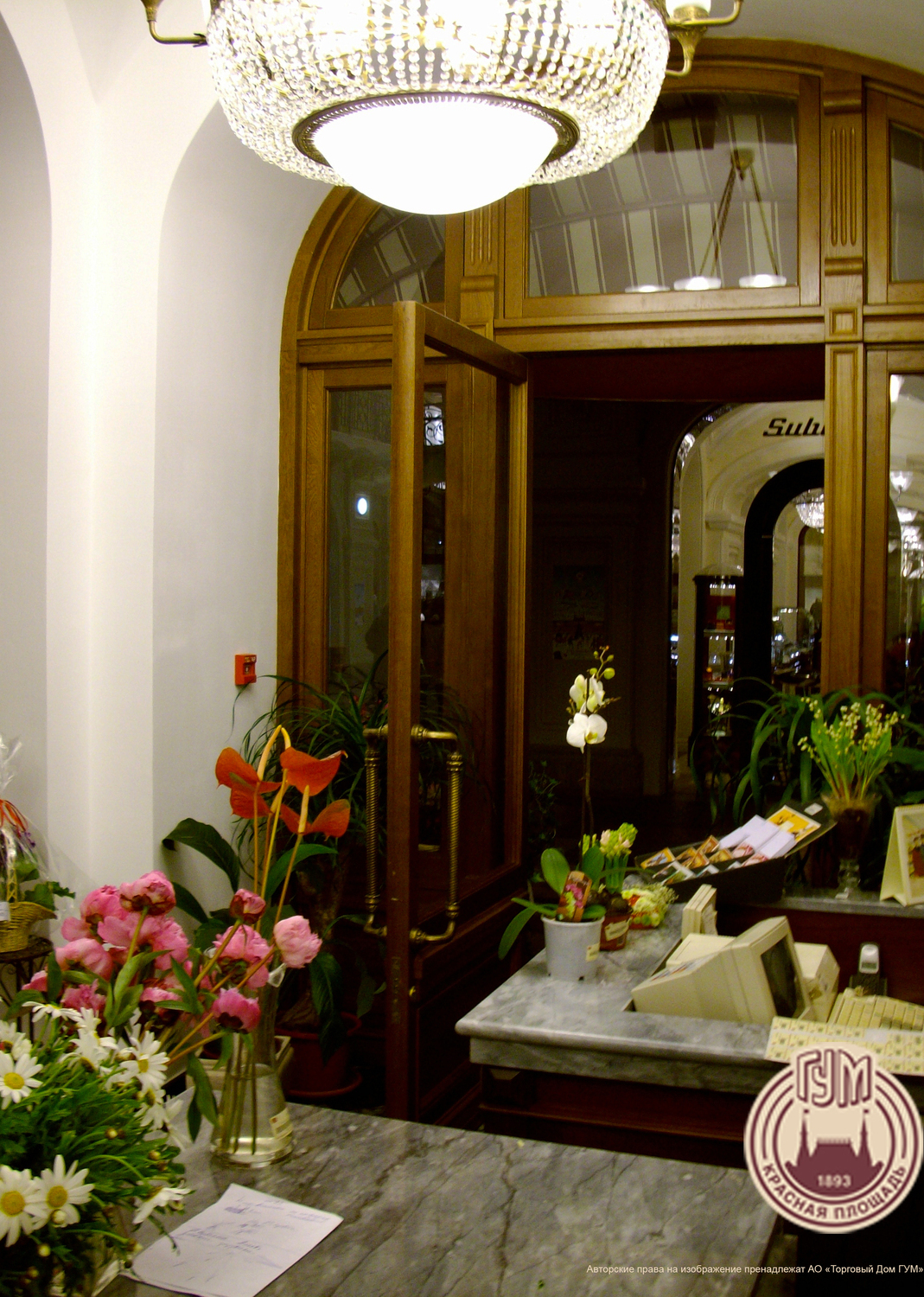 Проект дизайна интерьеров для АО «Торговый Дом ГУМ» в Москве от Nosova Anastasia Design — авторские решения для публичных и коммерческих пространств.