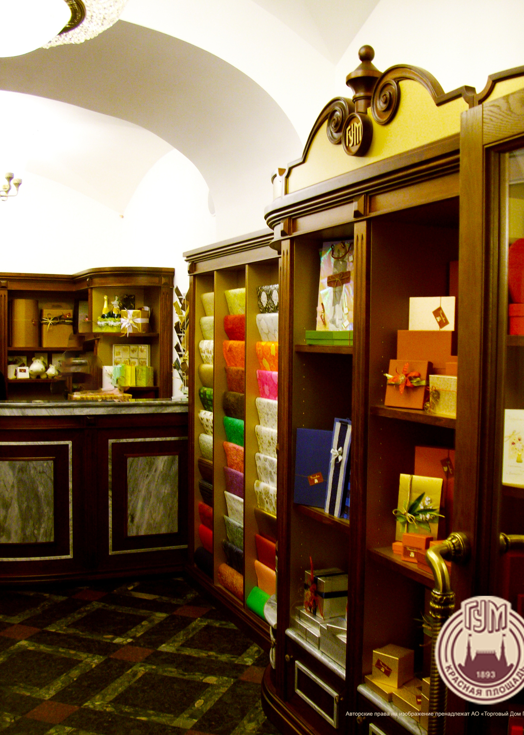 Проект дизайна интерьеров для АО «Торговый Дом ГУМ» в Москве от Nosova Anastasia Design — авторские решения для публичных и коммерческих пространств.