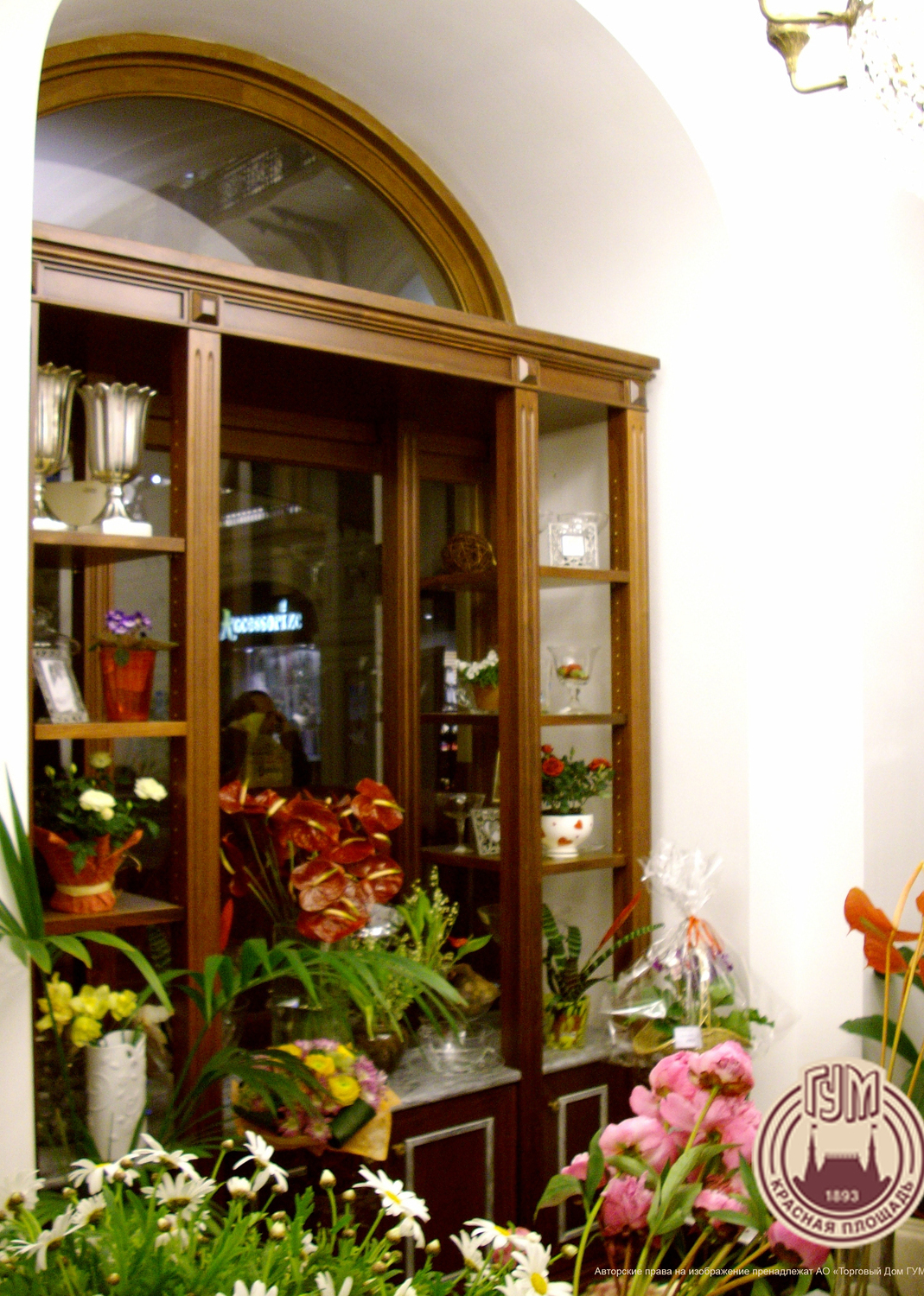 Проект дизайна интерьеров для АО «Торговый Дом ГУМ» в Москве от Nosova Anastasia Design — авторские решения для публичных и коммерческих пространств.