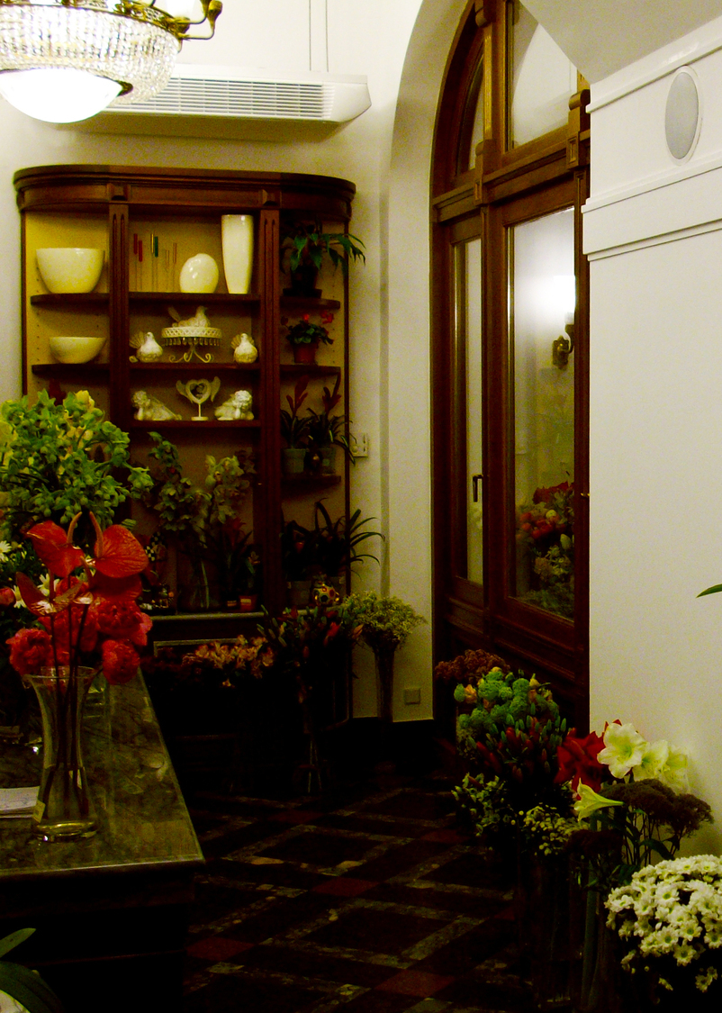 Проект дизайна интерьеров для АО «Торговый Дом ГУМ» в Москве от Nosova Anastasia Design — авторские решения для публичных и коммерческих пространств.