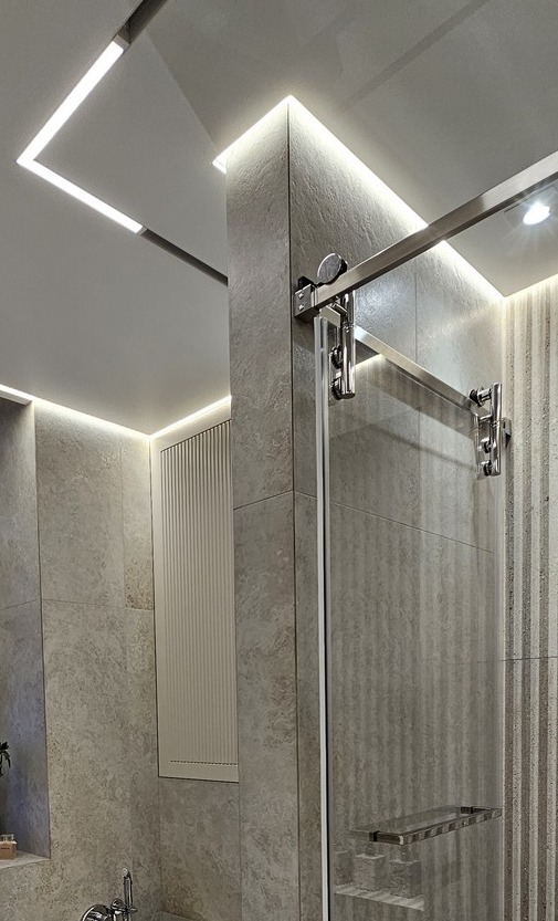 "Mirrors and glasses"&nbsp;